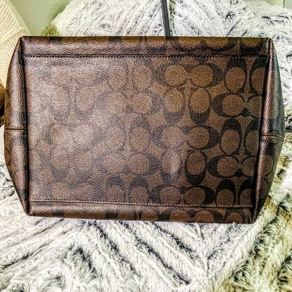 NWOT - COACH STREET ZIP TOTE IN SIGNATURE CANVAS (F34703) - Picture 7 of 9